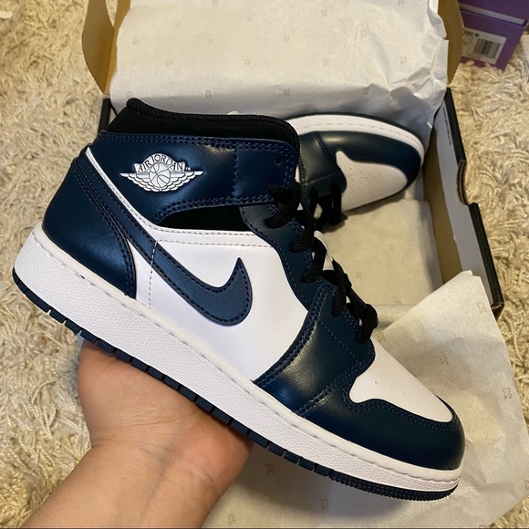 Jordan 1 Mid Armory Navy - Picture 1 of 3